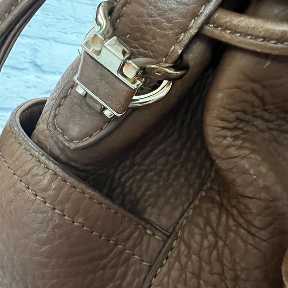 Cole Haan pebbled leather purse cognac color.. Drawstring/magnetic snap … - Picture 5 of 7